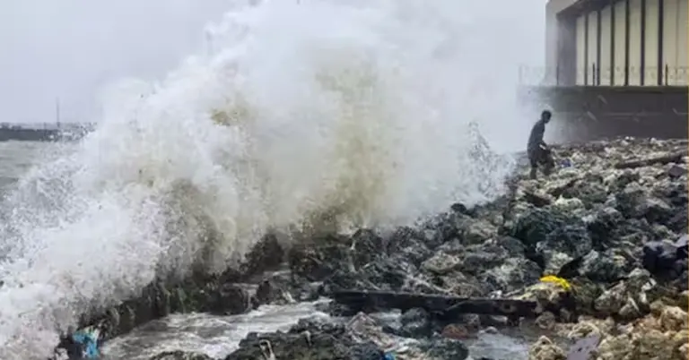 শ্রীলঙ্কায় ঘূর্ণিঝড় ‘ডিটওয়া’